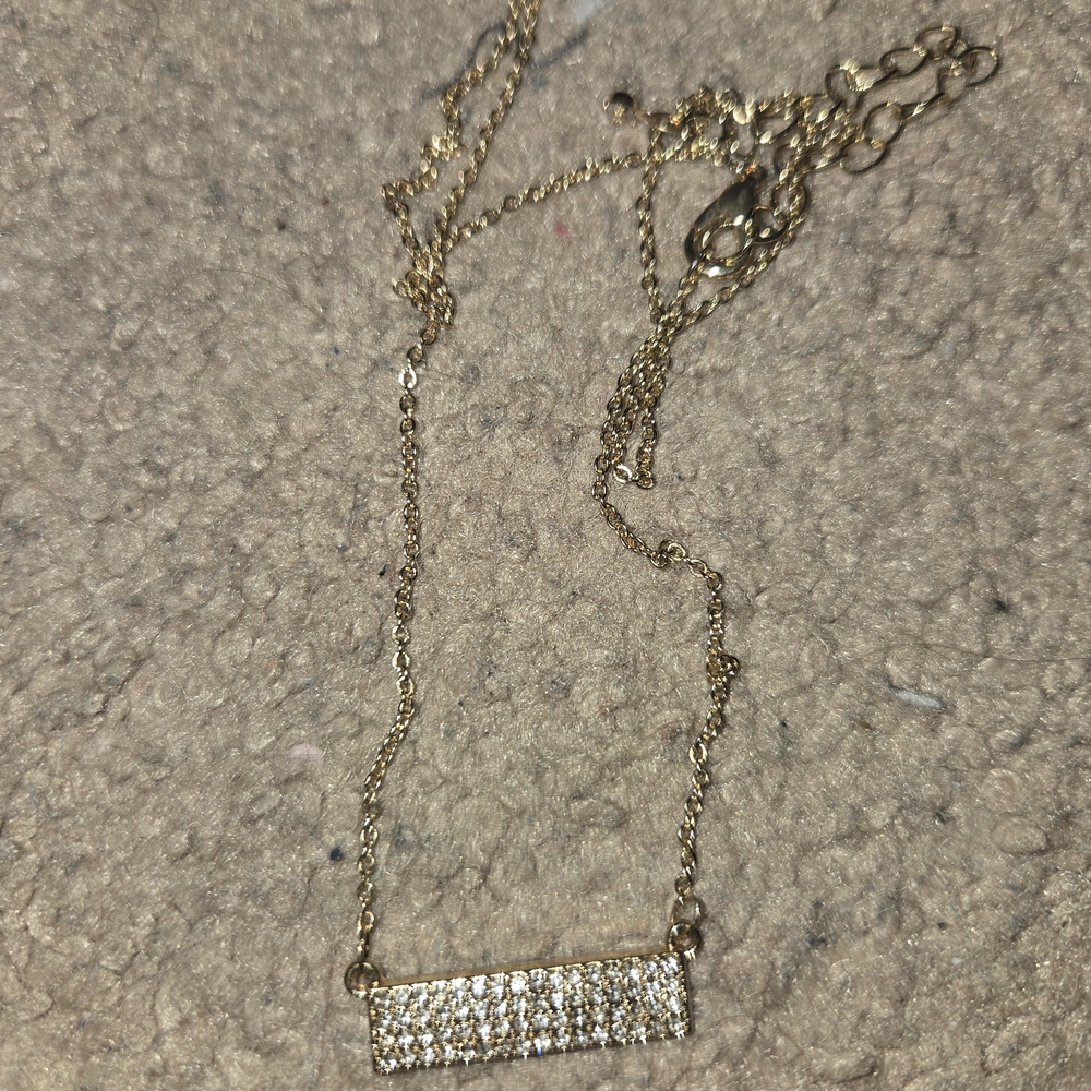 Elegant Gold Necklace with Crystal Accents